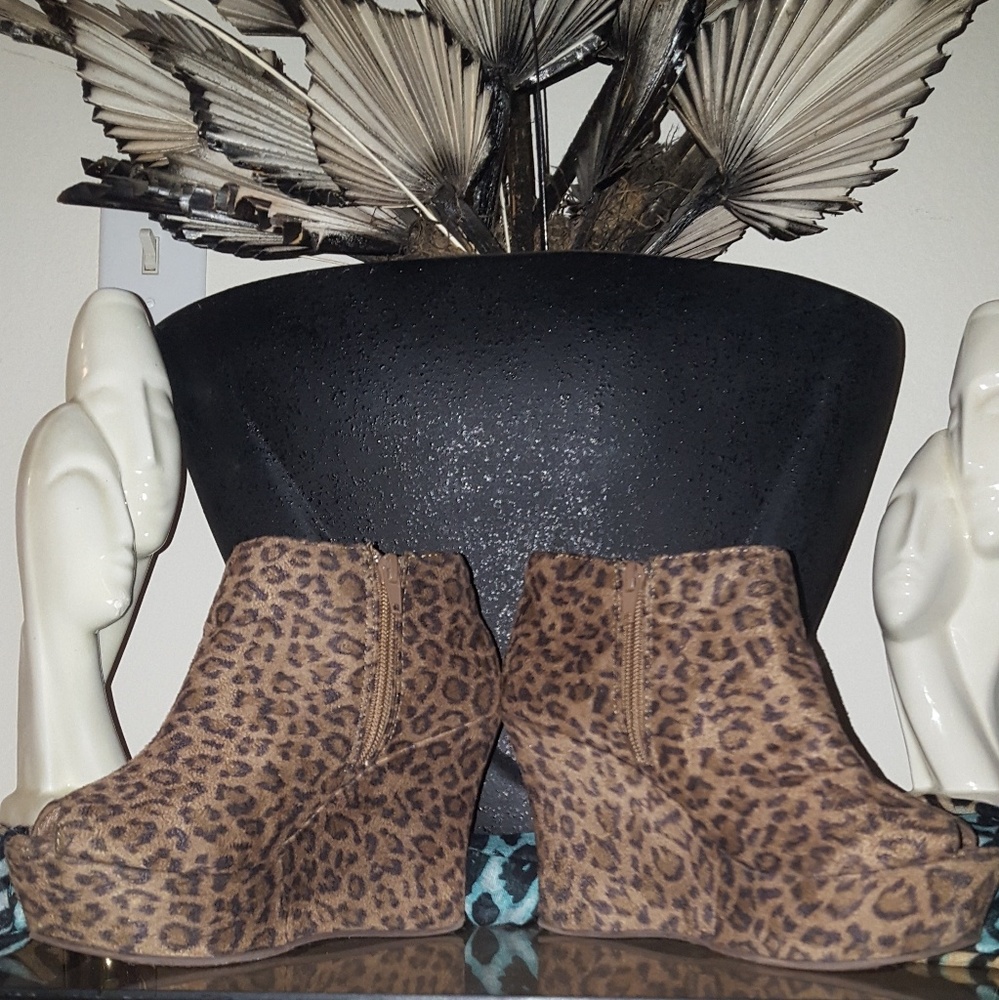 Shoes - Picture 4 of 6